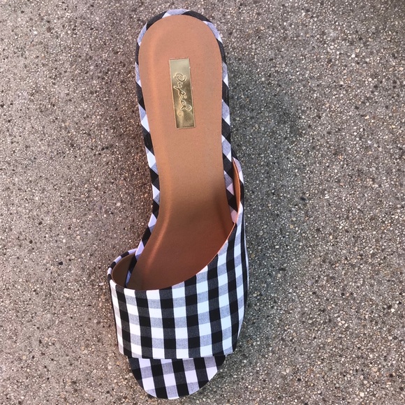 🔥BACK IN STOCK🔥 GINGHAM 🔛 A Must Have Mule - Picture 2 of 4